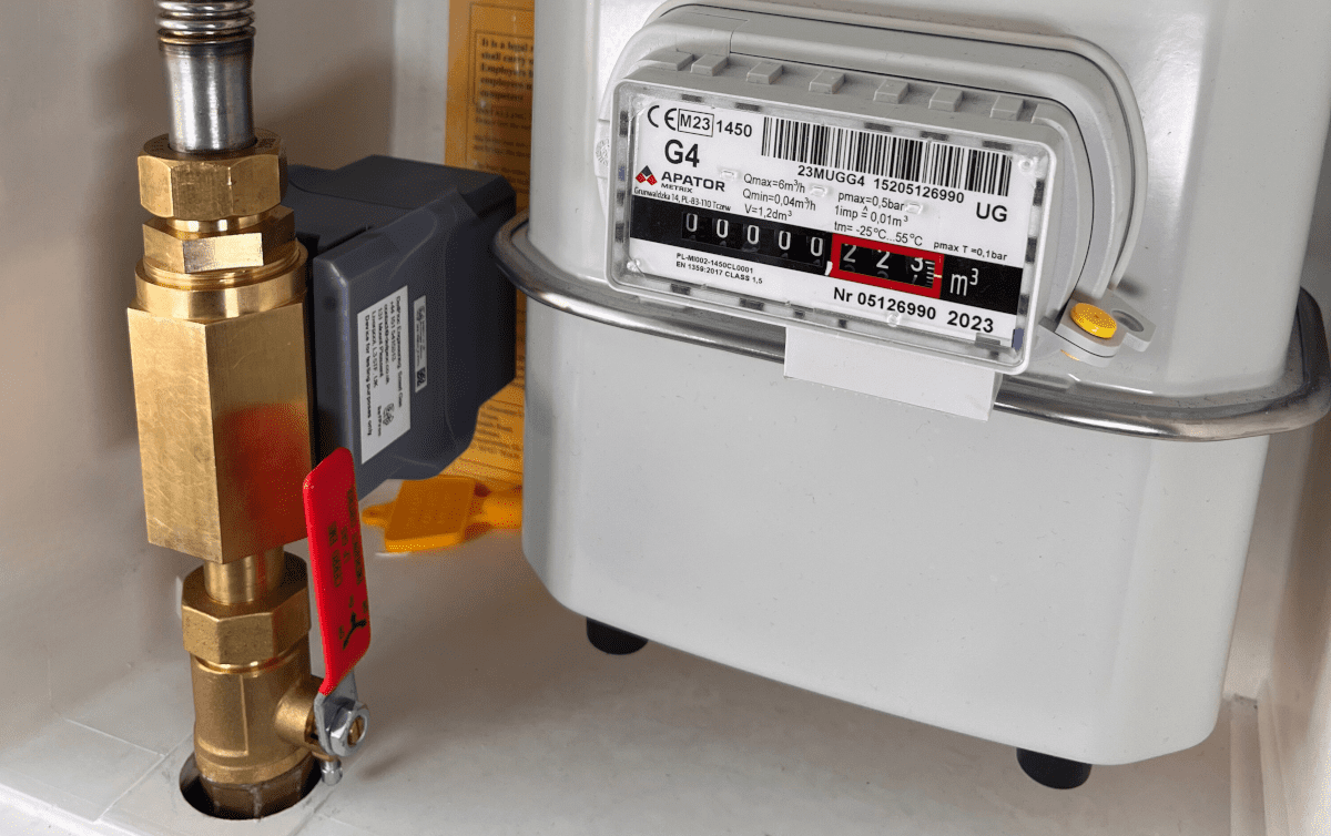 DefProc-Engineering-Smart-Gas-prototype-in-meter-box